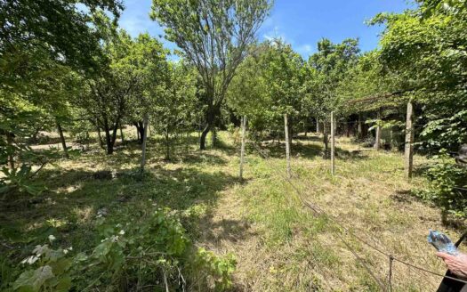 Вила в м-т Под Манастира