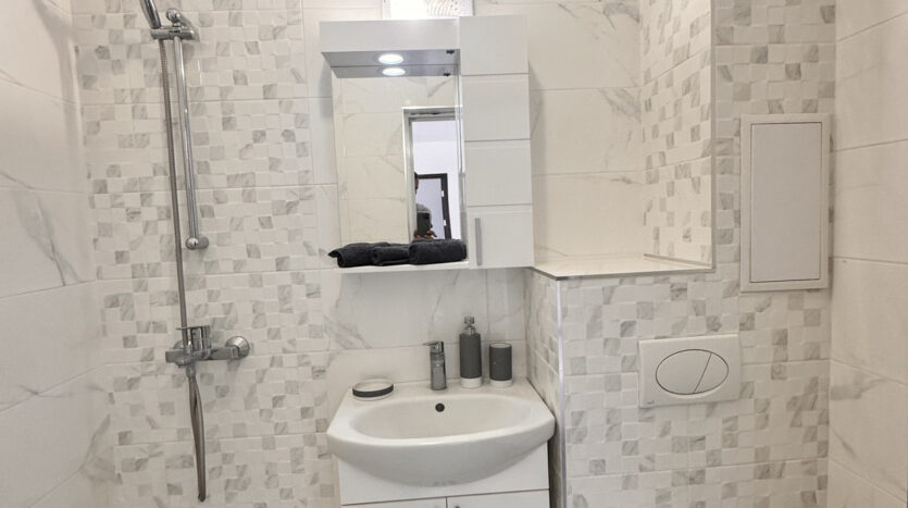 36c11b0e5bd680e23c64260e4beeced5 210824080400