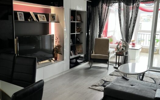 🏠 Изискан Тухлен Мезонет в Центъра на Града