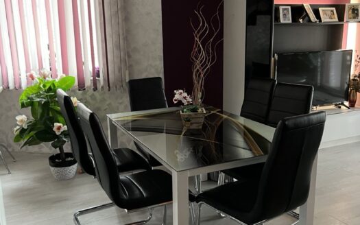 🏠 Изискан Тухлен Мезонет в Центъра на Града