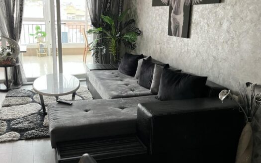 🏠 Изискан Тухлен Мезонет в Центъра на Града