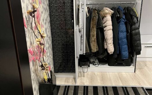 🏠 Изискан Тухлен Мезонет в Центъра на Града