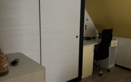 🏠 Изискан Тухлен Мезонет в Центъра на Града