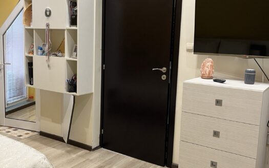 🏠 Изискан Тухлен Мезонет в Центъра на Града