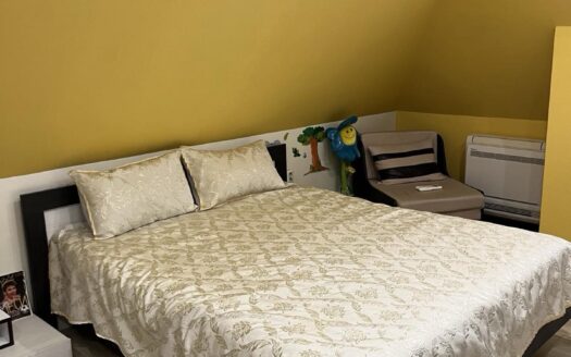 🏠 Изискан Тухлен Мезонет в Центъра на Града