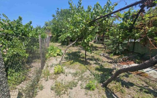 Двуетажна тухлена къща Гривица