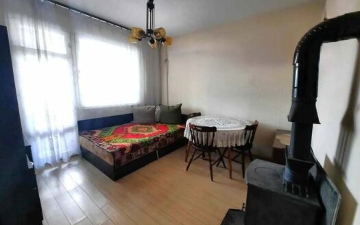 Апартамент многостаен до кафе Лаваца