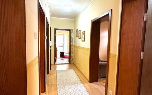 Апартамент до Младежки Дом