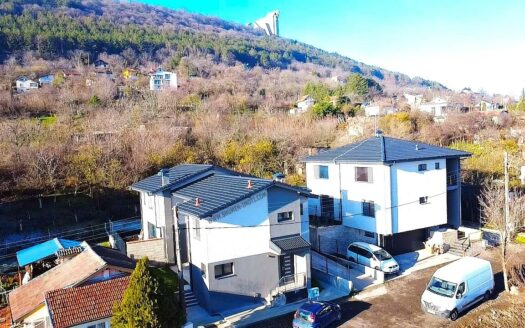 Новопостроена къща в гр. Шумен