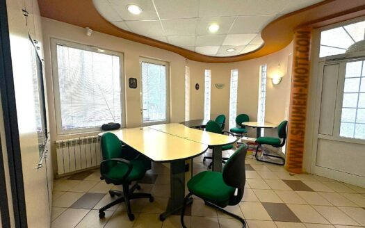 Офис помещение до Окръжен градски съд