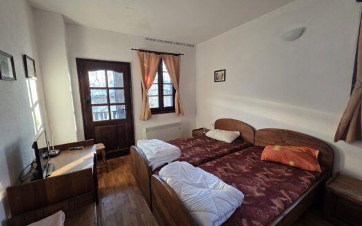 Имот с потенциал подходящ за Къща за гости.