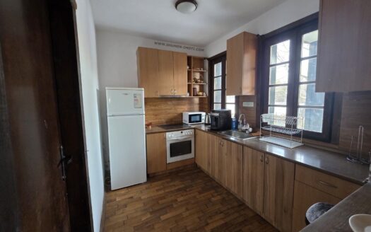 Имот с потенциал подходящ за Къща за гости.