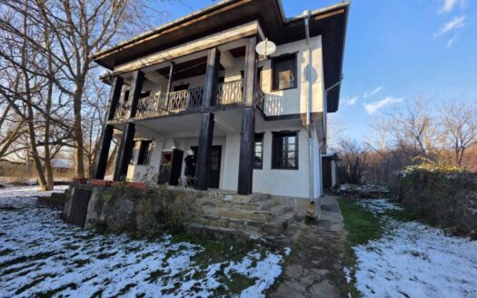 Имот с потенциал подходящ за Къща за гости.