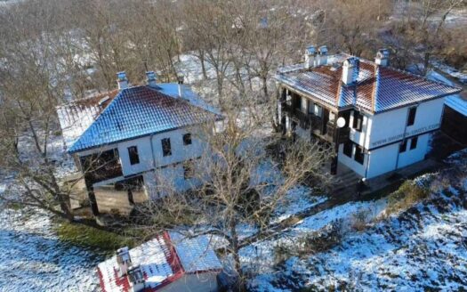 Имот с потенциал подходящ за Къща за гости.