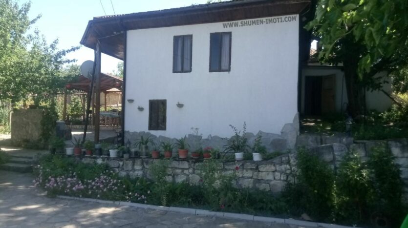 17f7737b94fa0f4c2b26a7b81a845c1c 180725080943