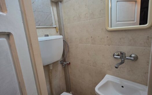 Етаж от къща – Център