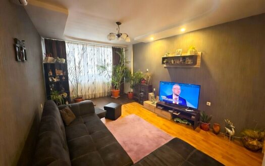 Тристаен тухлен апартамент -Окръжна болница