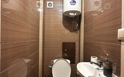 Тристаен тухлен апартамент -Окръжна болница